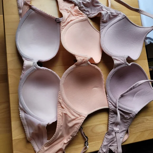 VS 32C bra bundle - Picture 4 of 9